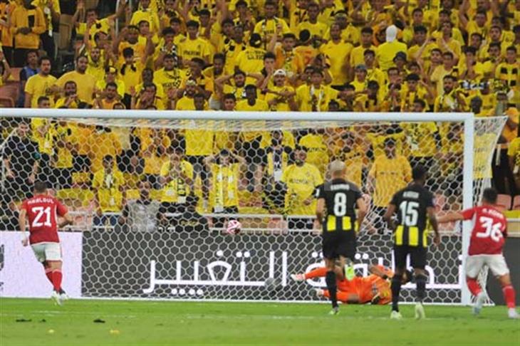 الأهلي - علي معلول 